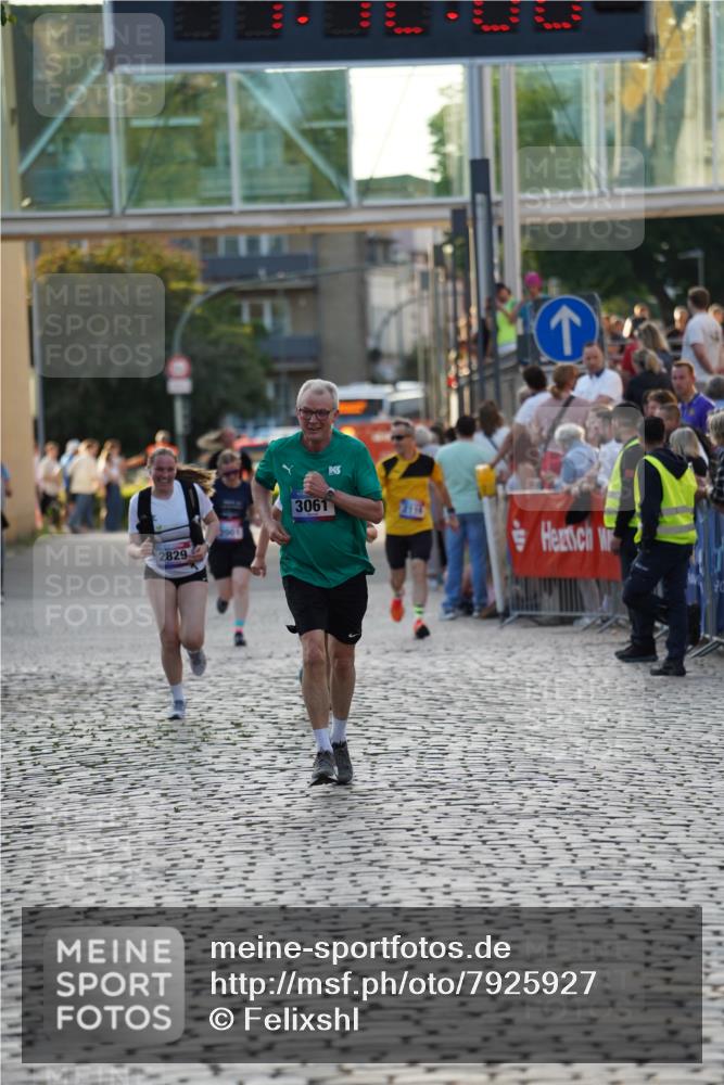 13.06.2025 - Holstenköstenlauf Felixshl http://msf.ph/oto/7925927 13.06.2025 20:12:05 Laufen 2001, 2119, 2829, 2830, 3061 meine-sportfotos.de