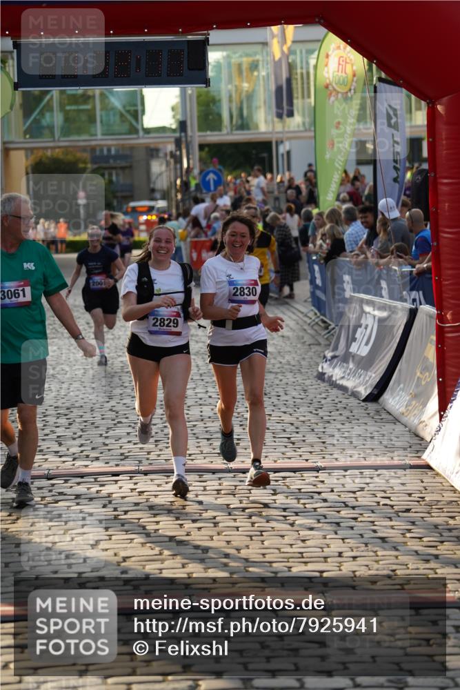 13.06.2025 - Holstenköstenlauf Felixshl http://msf.ph/oto/7925941 13.06.2025 20:12:11 Laufen 2001, 2119, 2271, 2829, 2830, 3061 meine-sportfotos.de