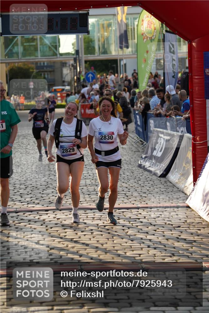 13.06.2025 - Holstenköstenlauf Felixshl http://msf.ph/oto/7925943 13.06.2025 20:12:11 Laufen 2001, 2119, 2271, 2829, 2830, 3061 meine-sportfotos.de