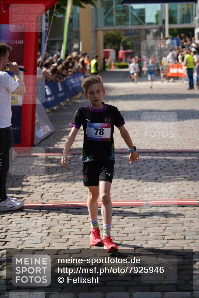 13.06.2025 - Holstenköstenlauf Felixshl http://msf.ph/oto/7925946 13.06.2025 16:35:41 Laufen 78, 925, 1244 meine-sportfotos.de