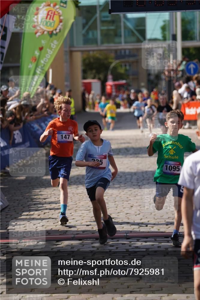 13.06.2025 - Holstenköstenlauf Felixshl http://msf.ph/oto/7925981 13.06.2025 16:35:52 Laufen 82, 147, 235, 383, 392, 653, 792, 925, 1095, 1244, 1429 meine-sportfotos.de