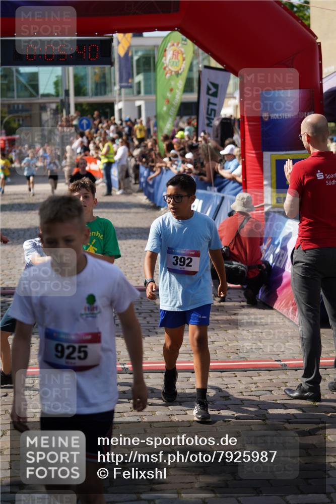 13.06.2025 - Holstenköstenlauf Felixshl http://msf.ph/oto/7925987 13.06.2025 16:35:54 Laufen 82, 147, 235, 383, 392, 653, 792, 1095, 1429 meine-sportfotos.de