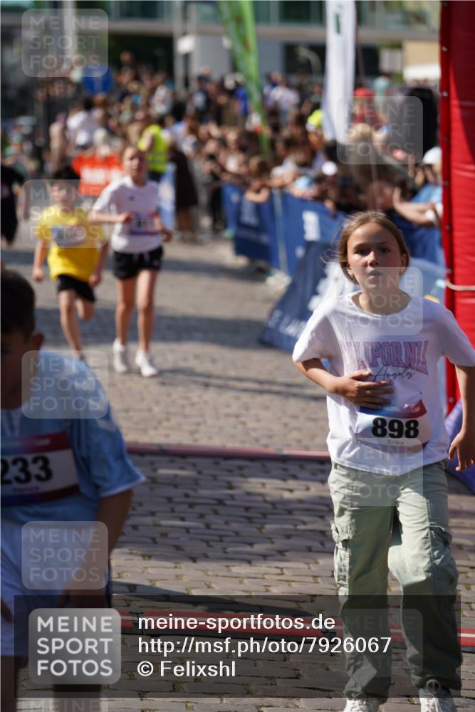 13.06.2025 - Holstenköstenlauf Felixshl http://msf.ph/oto/7926067 13.06.2025 16:36:15 Laufen 94, 233, 382, 387, 391, 515, 520, 631, 646, 654, 898, 911, 1128, 1868 meine-sportfotos.de