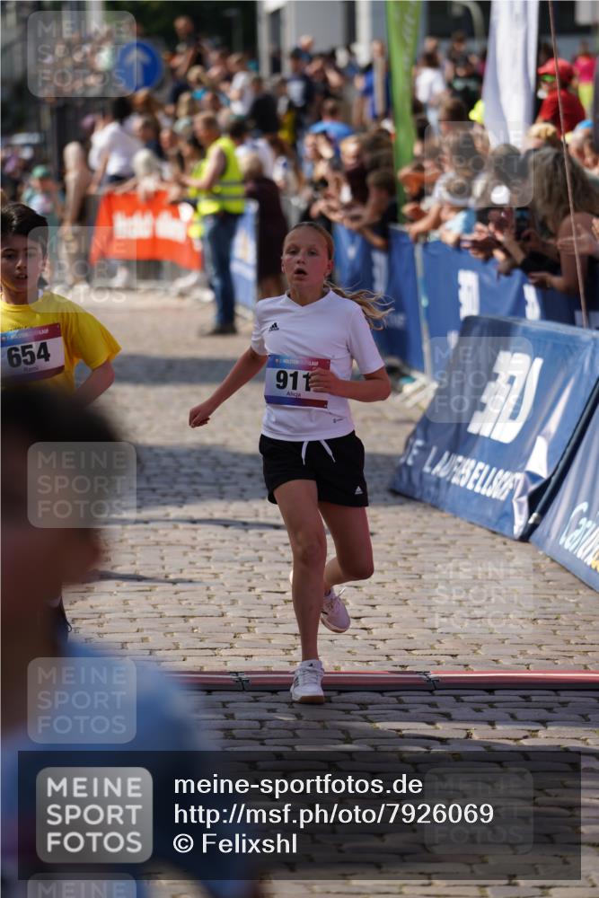 13.06.2025 - Holstenköstenlauf Felixshl http://msf.ph/oto/7926069 13.06.2025 16:36:17 Laufen 94, 135, 376, 382, 387, 391, 515, 520, 631, 646, 654, 898, 911, 1128, 1868 meine-sportfotos.de