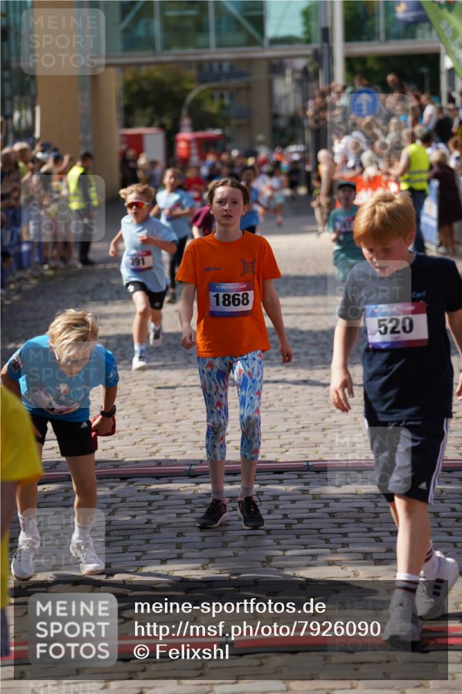 13.06.2025 - Holstenköstenlauf Felixshl http://msf.ph/oto/7926090 13.06.2025 16:36:21 Laufen 77, 94, 135, 376, 382, 387, 388, 391, 515, 520, 631, 654, 764, 911, 920, 1011, 1868 meine-sportfotos.de