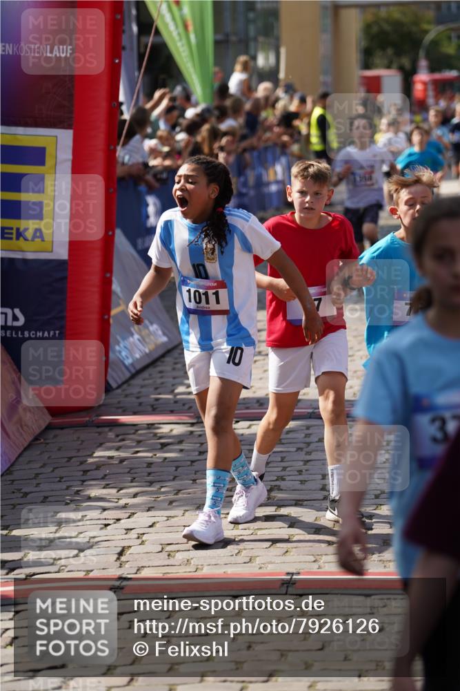 13.06.2025 - Holstenköstenlauf Felixshl http://msf.ph/oto/7926126 13.06.2025 16:36:30 Laufen 77, 388, 389, 510, 521, 528, 529, 635, 644, 764, 765, 775, 918, 920, 1011, 1017, 1236, 1269, 1358, 1405 meine-sportfotos.de