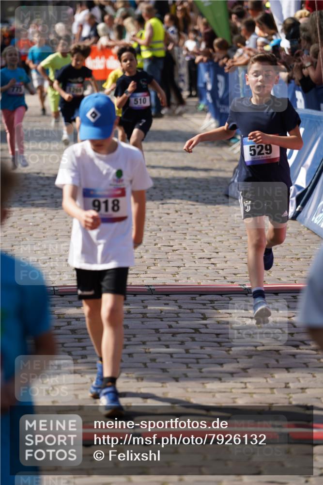 13.06.2025 - Holstenköstenlauf Felixshl http://msf.ph/oto/7926132 13.06.2025 16:36:32 Laufen 77, 389, 499, 510, 521, 528, 529, 635, 644, 764, 765, 775, 918, 920, 1011, 1017, 1132, 1236, 1269, 1358, 1405 meine-sportfotos.de