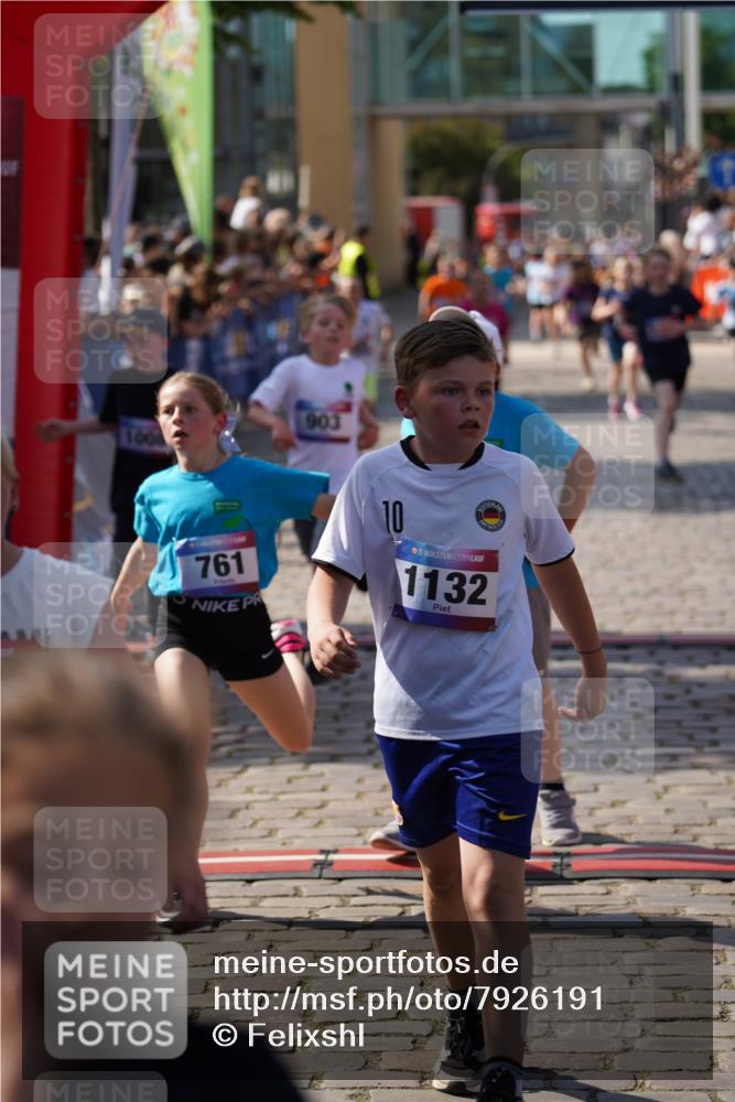 13.06.2025 - Holstenköstenlauf Felixshl http://msf.ph/oto/7926191 13.06.2025 16:36:45 Laufen 46, 154, 367, 501, 517, 523, 632, 761, 772, 777, 789, 899, 903, 1008, 1015, 1092, 1238, 1349, 1353 meine-sportfotos.de