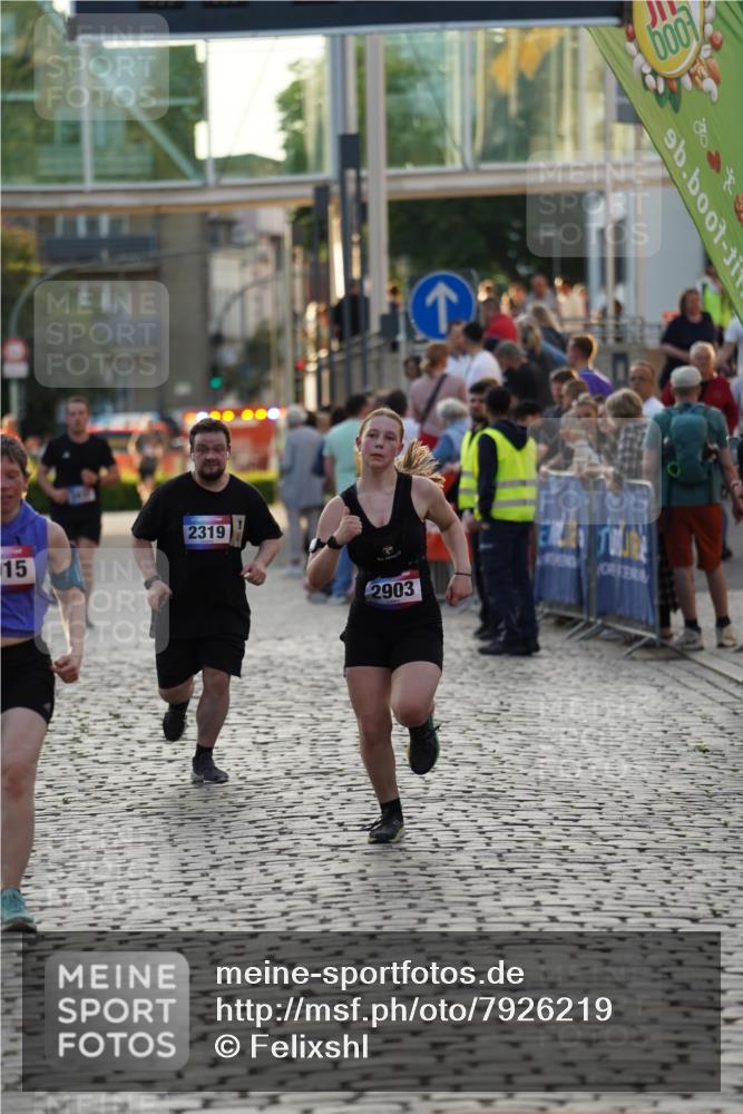 13.06.2025 - Holstenköstenlauf Felixshl http://msf.ph/oto/7926219 13.06.2025 20:14:18 Laufen 2319, 2903, 3915 meine-sportfotos.de