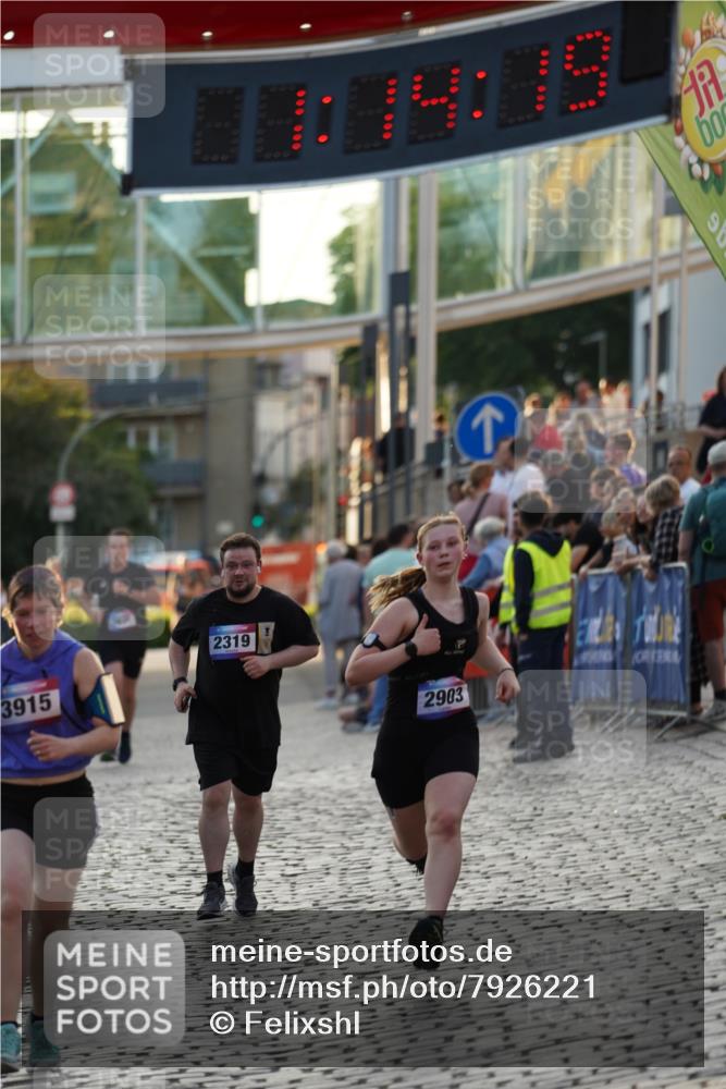 13.06.2025 - Holstenköstenlauf Felixshl http://msf.ph/oto/7926221 13.06.2025 20:14:18 Laufen 2319, 2903, 3915 meine-sportfotos.de