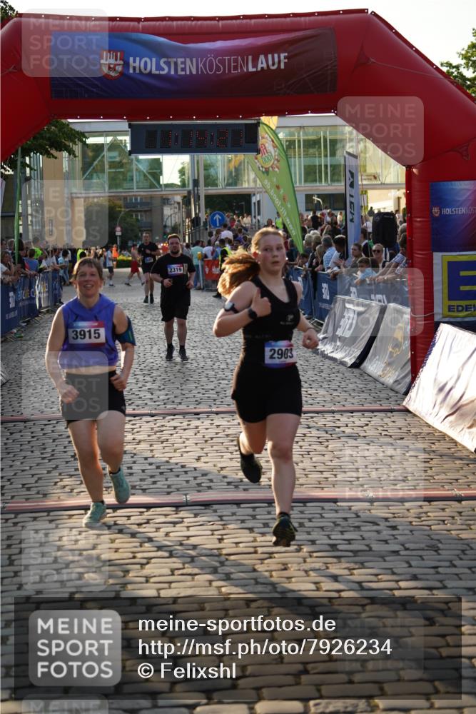13.06.2025 - Holstenköstenlauf Felixshl http://msf.ph/oto/7926234 13.06.2025 20:14:21 Laufen 2319, 2903, 3915, 3935 meine-sportfotos.de