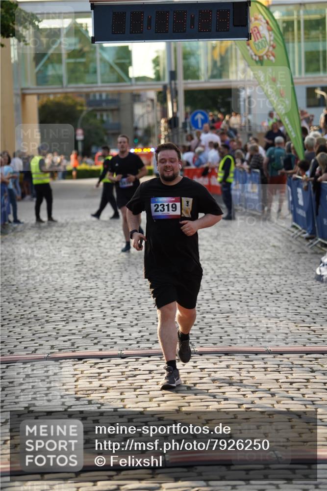 13.06.2025 - Holstenköstenlauf Felixshl http://msf.ph/oto/7926250 13.06.2025 20:14:24 Laufen 2319, 3935 meine-sportfotos.de