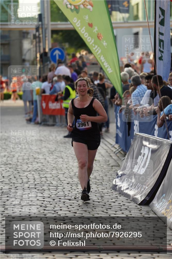 13.06.2025 - Holstenköstenlauf Felixshl http://msf.ph/oto/7926295 13.06.2025 20:15:03 Laufen 3961 meine-sportfotos.de