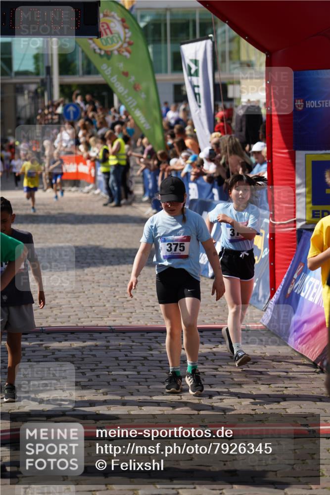 13.06.2025 - Holstenköstenlauf Felixshl http://msf.ph/oto/7926345 13.06.2025 16:37:17 Laufen 148, 369, 375, 379, 630, 657, 906, 1019, 1079, 1133, 1170, 1171, 1274 meine-sportfotos.de