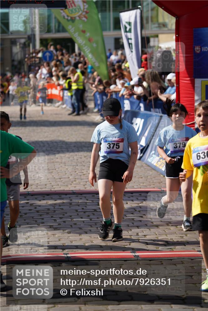 13.06.2025 - Holstenköstenlauf Felixshl http://msf.ph/oto/7926351 13.06.2025 16:37:18 Laufen 148, 369, 375, 379, 630, 647, 657, 1019, 1098, 1129, 1133, 1170, 1171, 1274 meine-sportfotos.de