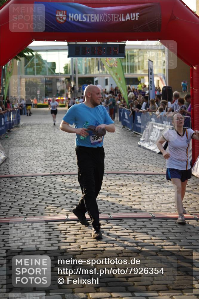 13.06.2025 - Holstenköstenlauf Felixshl http://msf.ph/oto/7926354 13.06.2025 20:16:13 Laufen 2163, 3867, 3869 meine-sportfotos.de