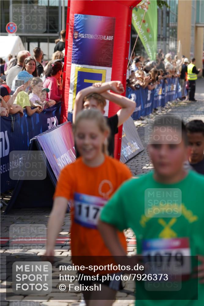 13.06.2025 - Holstenköstenlauf Felixshl http://msf.ph/oto/7926373 13.06.2025 16:37:21 Laufen 1, 369, 379, 506, 512, 647, 657, 796, 923, 1098, 1129, 1170, 1272, 1274 meine-sportfotos.de