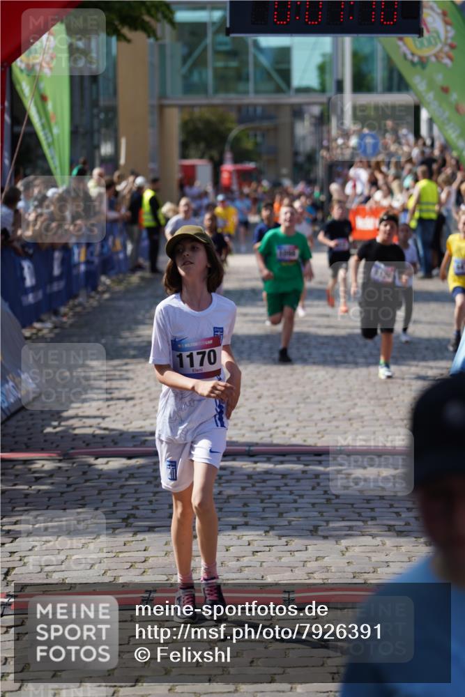 13.06.2025 - Holstenköstenlauf Felixshl http://msf.ph/oto/7926391 13.06.2025 16:37:24 Laufen 1, 369, 506, 512, 647, 649, 657, 787, 796, 923, 1098, 1129, 1170, 1272, 1274, 1821, 1930 meine-sportfotos.de