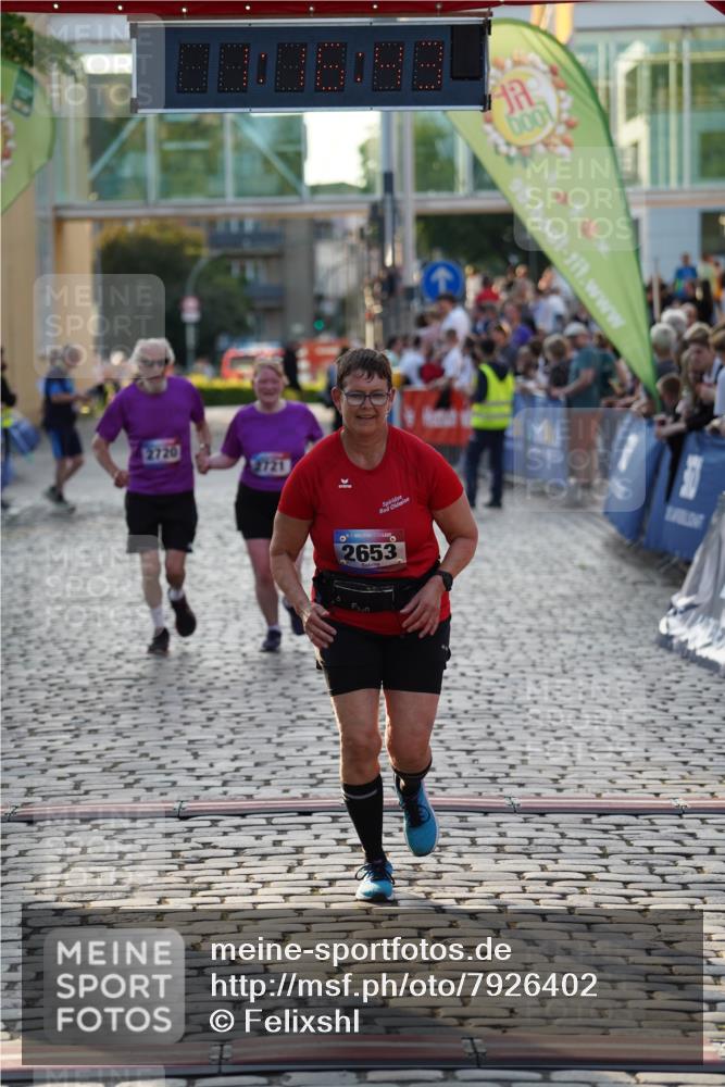 13.06.2025 - Holstenköstenlauf Felixshl http://msf.ph/oto/7926402 13.06.2025 20:16:42 Laufen 2653, 2720, 2721 meine-sportfotos.de