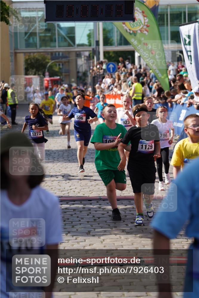 13.06.2025 - Holstenköstenlauf Felixshl http://msf.ph/oto/7926403 13.06.2025 16:37:27 Laufen 1, 369, 506, 512, 647, 649, 657, 787, 795, 796, 923, 1098, 1129, 1170, 1271, 1272, 1274, 1821, 1930 meine-sportfotos.de