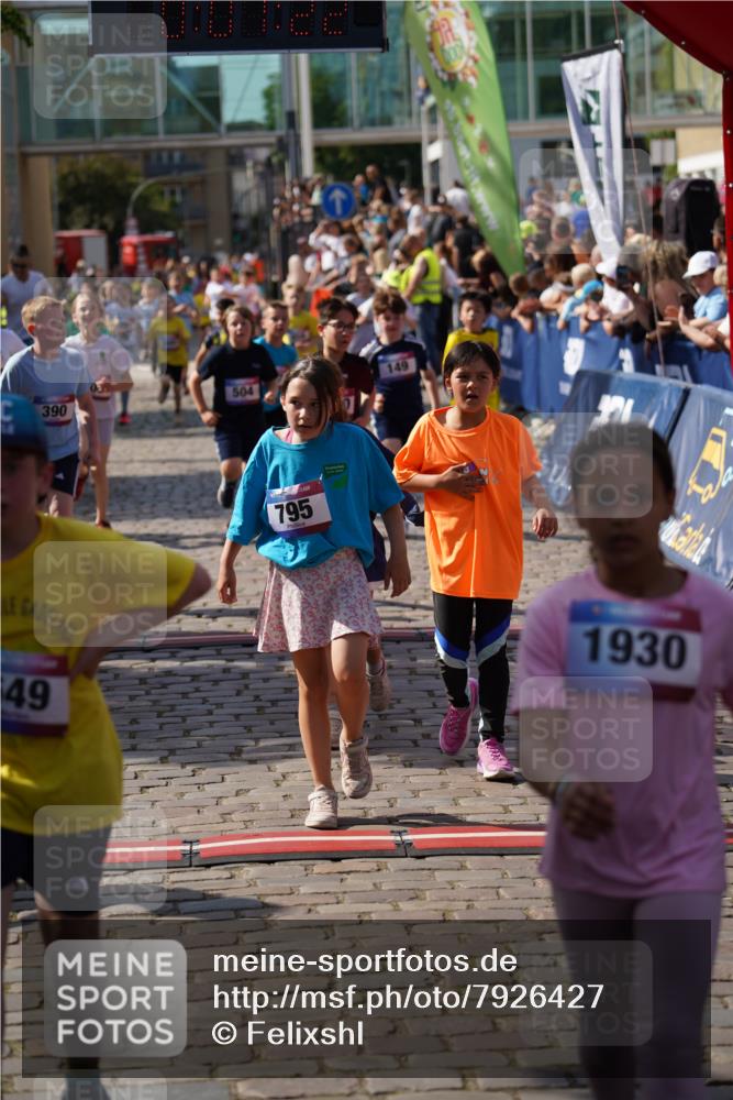 13.06.2025 - Holstenköstenlauf Felixshl http://msf.ph/oto/7926427 13.06.2025 16:37:36 Laufen 149, 236, 238, 370, 390, 504, 532, 640, 649, 656, 767, 776, 795, 900, 901, 905, 1012, 1021, 1022, 1080, 1090, 1101, 1271, 1862, 1930 meine-sportfotos.de