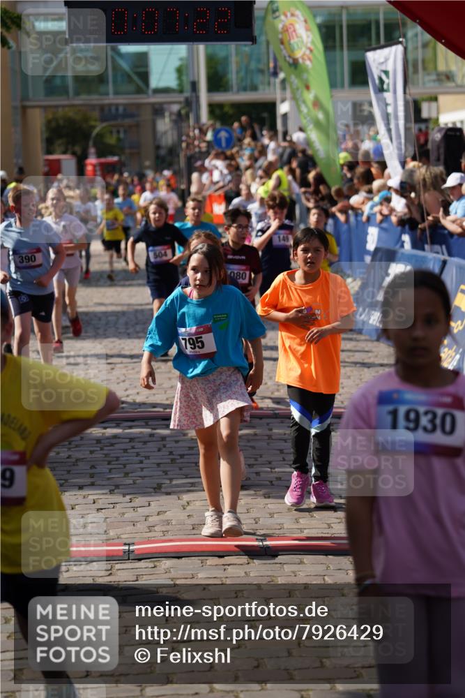 13.06.2025 - Holstenköstenlauf Felixshl http://msf.ph/oto/7926429 13.06.2025 16:37:36 Laufen 149, 236, 238, 370, 390, 504, 532, 640, 649, 656, 767, 776, 795, 900, 901, 905, 1012, 1021, 1022, 1080, 1090, 1101, 1271, 1862, 1930 meine-sportfotos.de