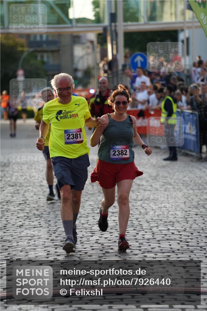 13.06.2025 - Holstenköstenlauf Felixshl http://msf.ph/oto/7926440 13.06.2025 20:17:40 Laufen 2381, 2382, 2788, 3188, 3208 meine-sportfotos.de