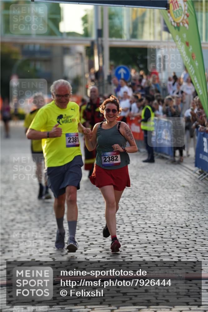 13.06.2025 - Holstenköstenlauf Felixshl http://msf.ph/oto/7926444 13.06.2025 20:17:41 Laufen 2381, 2382, 2788, 3188, 3208 meine-sportfotos.de
