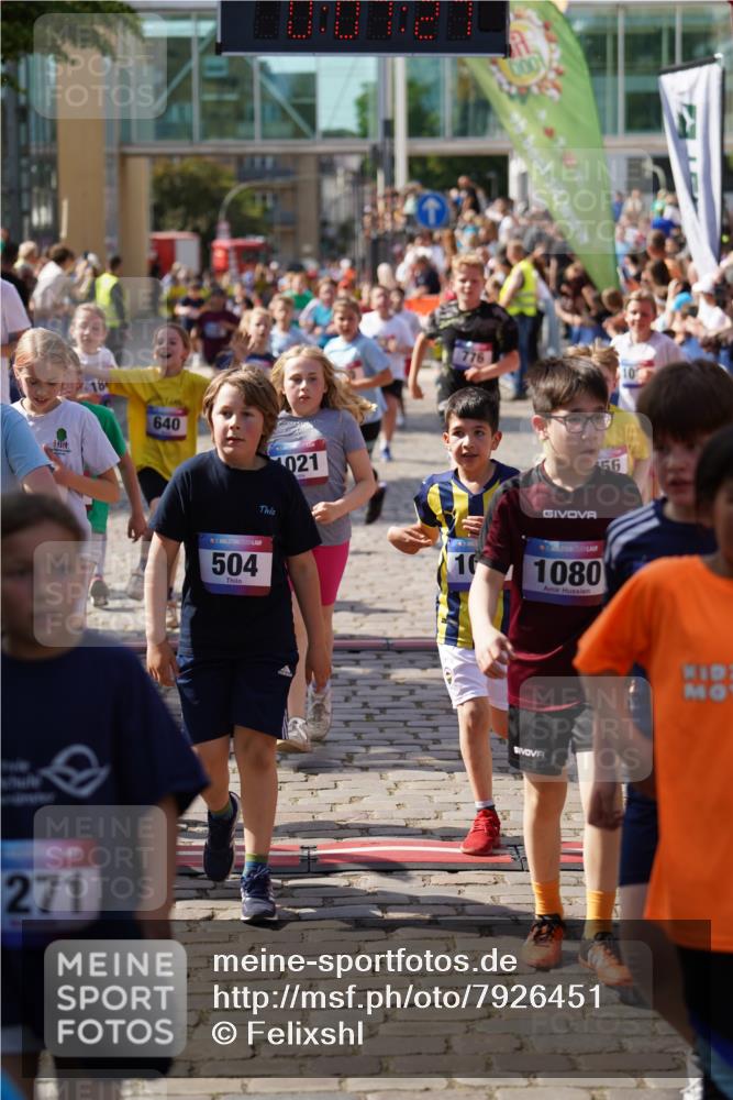 13.06.2025 - Holstenköstenlauf Felixshl http://msf.ph/oto/7926451 13.06.2025 16:37:41 Laufen 116, 132, 149, 236, 238, 251, 370, 390, 504, 509, 532, 633, 640, 645, 656, 759, 762, 767, 773, 776, 900, 901, 905, 1012, 1016, 1021, 1022, 1080, 1090, 1101, 1126, 1169, 1267, 1401, 1419, 1862 meine-sportfotos.de