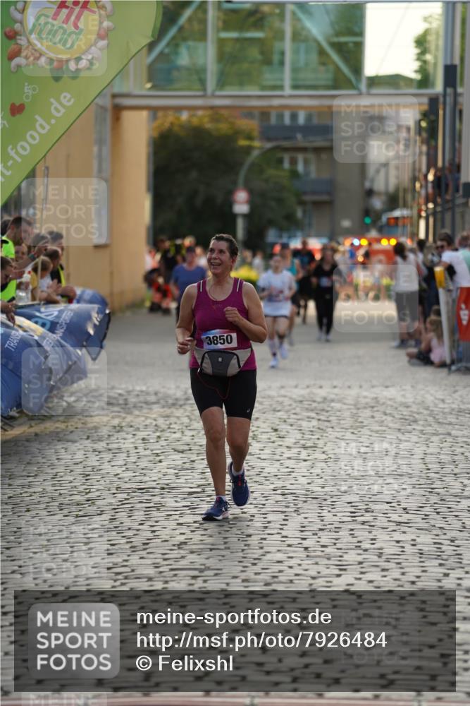 13.06.2025 - Holstenköstenlauf Felixshl http://msf.ph/oto/7926484 13.06.2025 20:17:58 Laufen 3850 meine-sportfotos.de