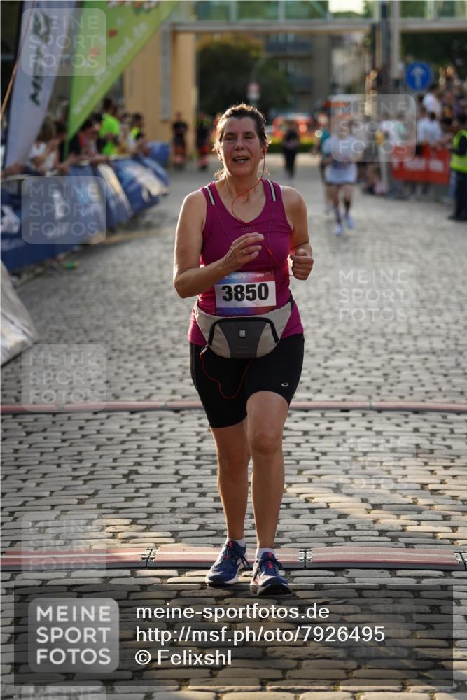 13.06.2025 - Holstenköstenlauf Felixshl http://msf.ph/oto/7926495 13.06.2025 20:18:05 Laufen 2407, 2456, 2590, 3850 meine-sportfotos.de