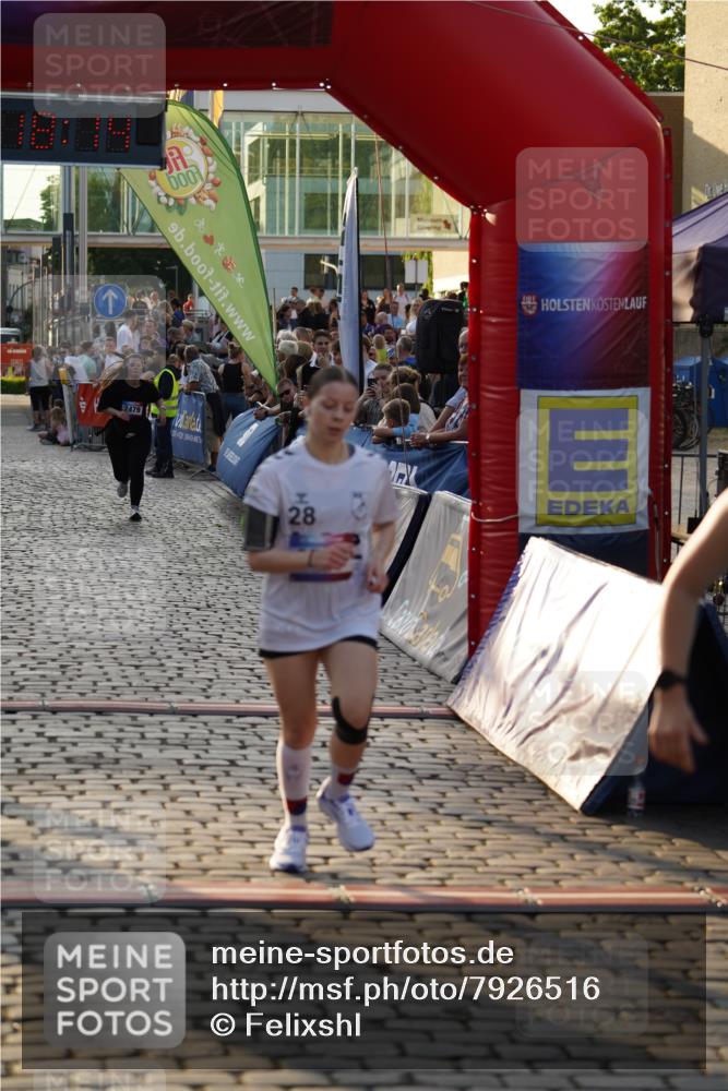 13.06.2025 - Holstenköstenlauf Felixshl http://msf.ph/oto/7926516 13.06.2025 20:18:13 Laufen 2080, 2407, 2456, 2479, 2590, 3906 meine-sportfotos.de