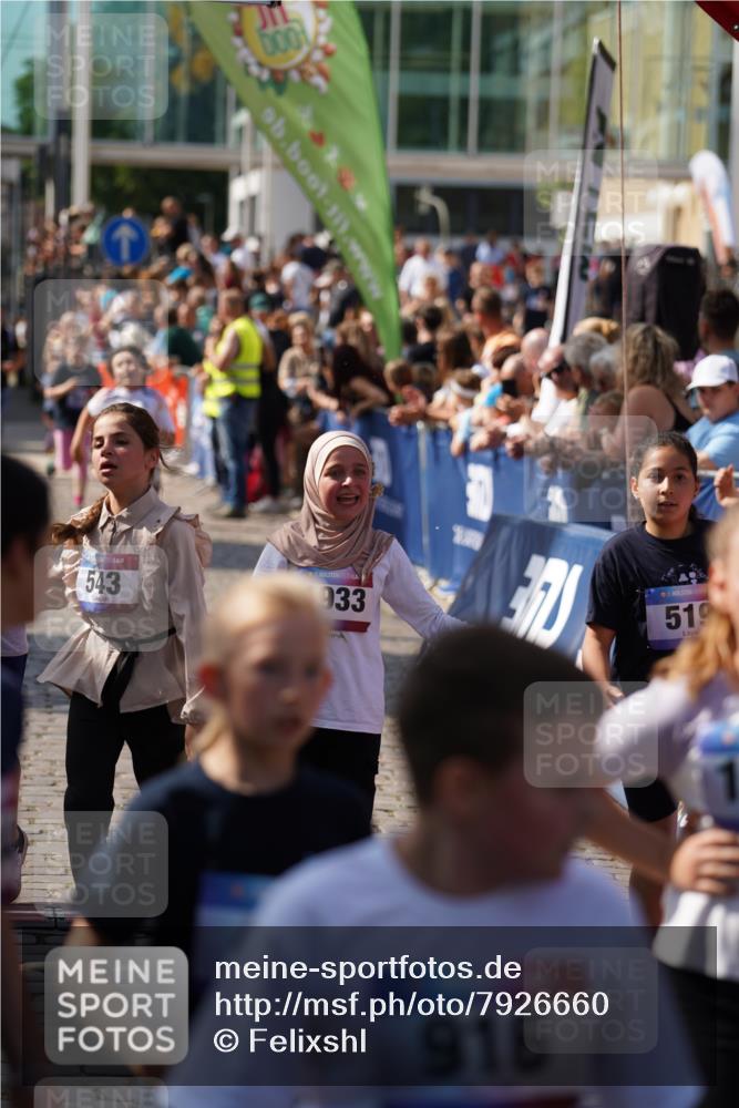 13.06.2025 - Holstenköstenlauf Felixshl http://msf.ph/oto/7926660 13.06.2025 16:38:36 Laufen 243, 247, 519, 766, 779, 907, 924, 1025, 1096, 1340, 1404, 1933 meine-sportfotos.de
