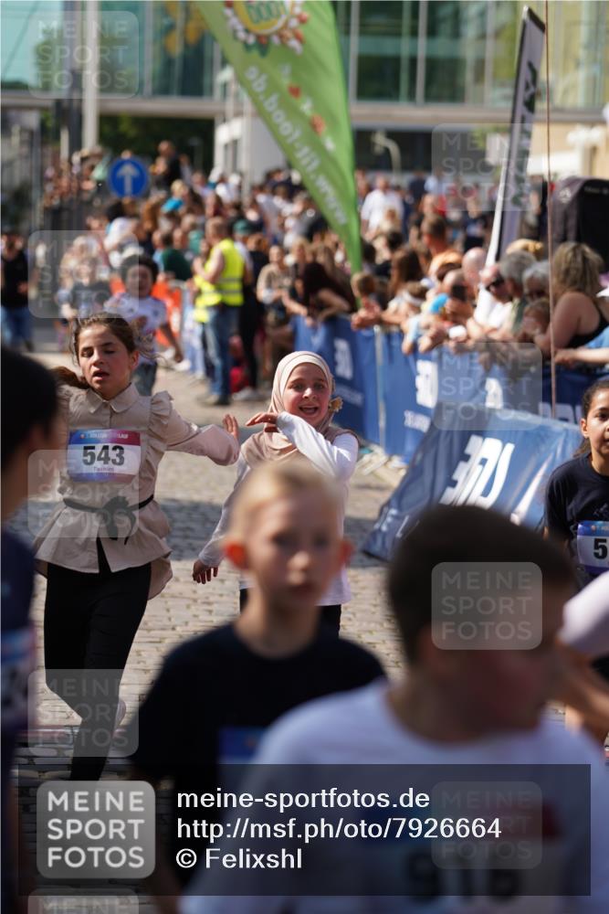 13.06.2025 - Holstenköstenlauf Felixshl http://msf.ph/oto/7926664 13.06.2025 16:38:36 Laufen 243, 247, 519, 766, 779, 907, 924, 1025, 1096, 1340, 1404, 1933 meine-sportfotos.de