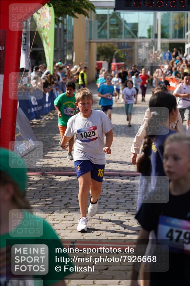 13.06.2025 - Holstenköstenlauf Felixshl http://msf.ph/oto/7926668 13.06.2025 16:38:38 Laufen 234, 239, 247, 519, 766, 779, 907, 924, 1025, 1082, 1096, 1340, 1404, 1933 meine-sportfotos.de