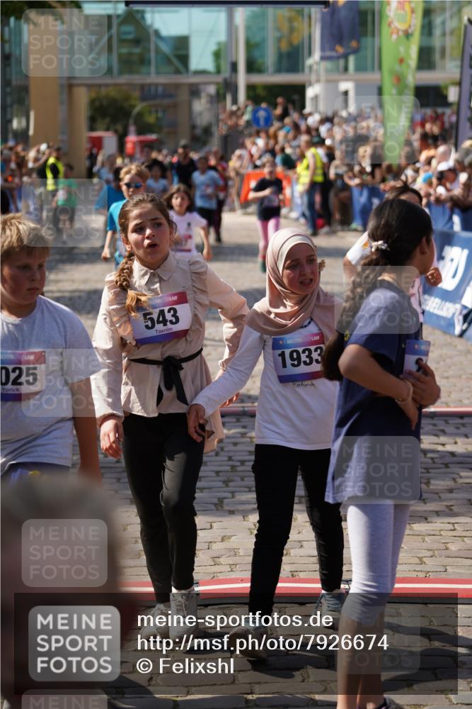 13.06.2025 - Holstenköstenlauf Felixshl http://msf.ph/oto/7926674 13.06.2025 16:38:39 Laufen 234, 239, 247, 519, 766, 779, 791, 907, 924, 1025, 1082, 1096, 1402, 1404, 1933 meine-sportfotos.de