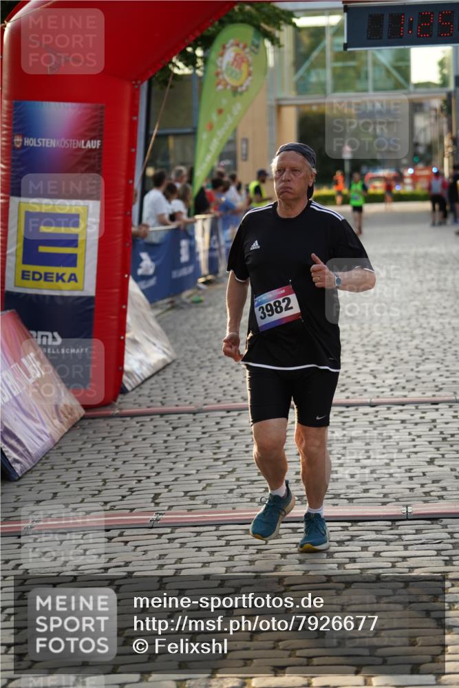 13.06.2025 - Holstenköstenlauf Felixshl http://msf.ph/oto/7926677 13.06.2025 20:24:59 Laufen 3982 meine-sportfotos.de