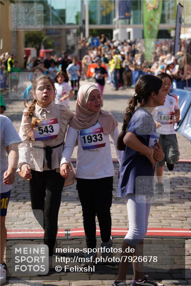 13.06.2025 - Holstenköstenlauf Felixshl http://msf.ph/oto/7926678 13.06.2025 16:38:39 Laufen 234, 239, 247, 519, 766, 779, 791, 907, 924, 1025, 1082, 1096, 1402, 1404, 1933 meine-sportfotos.de