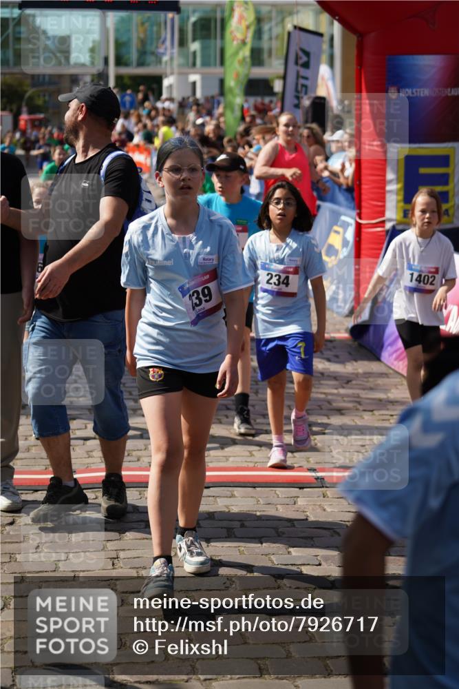 13.06.2025 - Holstenköstenlauf Felixshl http://msf.ph/oto/7926717 13.06.2025 16:38:49 Laufen 121, 141, 234, 239, 636, 652, 768, 769, 791, 1081, 1082, 1094, 1234, 1402 meine-sportfotos.de