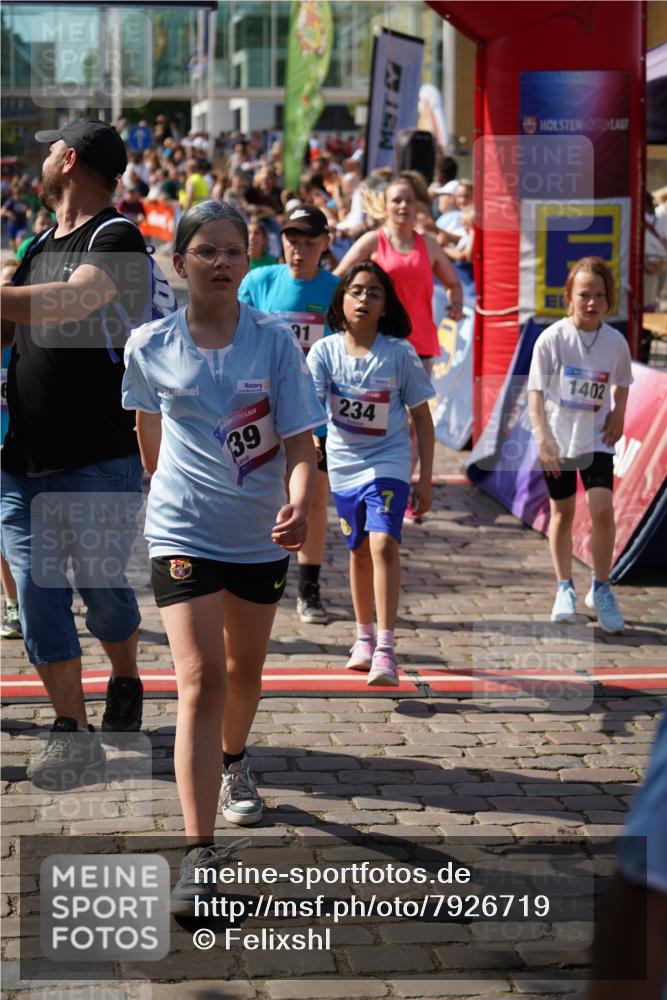 13.06.2025 - Holstenköstenlauf Felixshl http://msf.ph/oto/7926719 13.06.2025 16:38:49 Laufen 121, 141, 234, 239, 636, 652, 768, 769, 791, 1081, 1082, 1094, 1234, 1402 meine-sportfotos.de