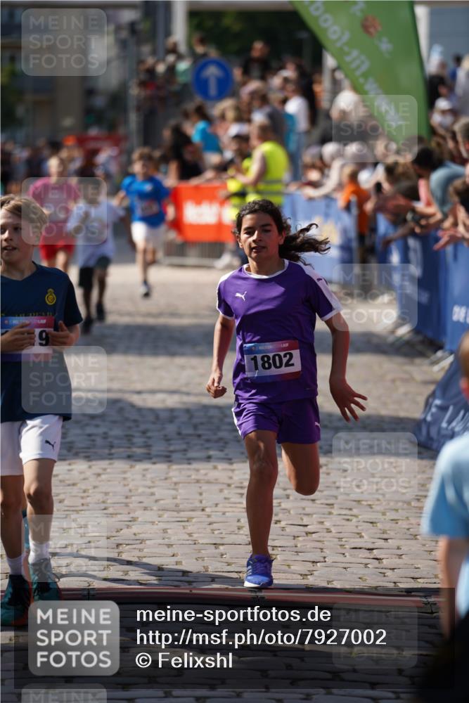 13.06.2025 - Holstenköstenlauf Felixshl http://msf.ph/oto/7927002 13.06.2025 16:50:45 Laufen 22, 407, 408, 413, 818, 1117, 1119, 1123, 1409, 1802, 1830, 1848, 1919 meine-sportfotos.de