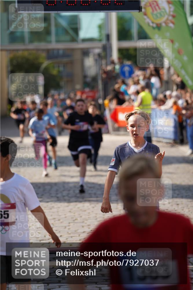 13.06.2025 - Holstenköstenlauf Felixshl http://msf.ph/oto/7927037 13.06.2025 16:51:01 Laufen 57, 100, 144, 260, 402, 539, 935, 940, 1027, 1036, 1120, 1124, 1261, 1431, 1818 meine-sportfotos.de