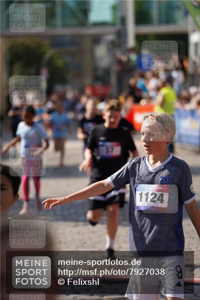 13.06.2025 - Holstenköstenlauf Felixshl http://msf.ph/oto/7927038 13.06.2025 16:51:02 Laufen 57, 100, 144, 260, 402, 539, 935, 1027, 1036, 1120, 1124, 1261, 1431, 1818 meine-sportfotos.de