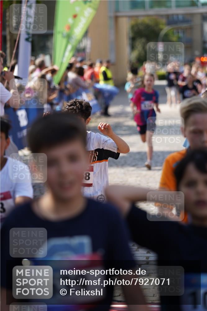 13.06.2025 - Holstenköstenlauf Felixshl http://msf.ph/oto/7927071 13.06.2025 16:51:16 Laufen 56, 91, 396, 414, 416, 534, 552, 799, 804, 1030, 1112, 1258, 1259, 1407, 1430, 1809, 1927 meine-sportfotos.de