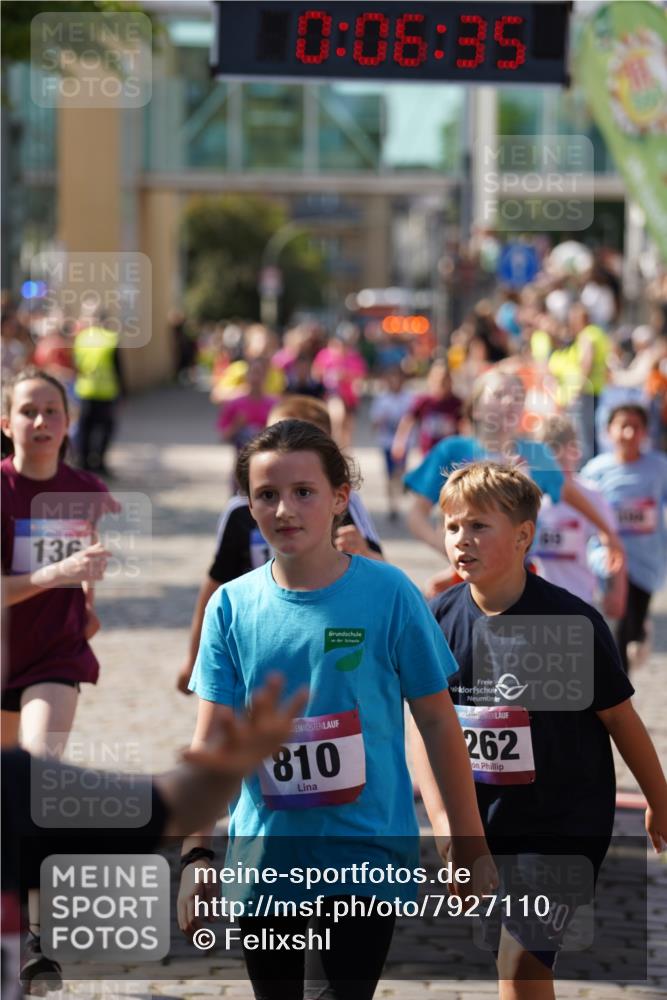 13.06.2025 - Holstenköstenlauf Felixshl http://msf.ph/oto/7927110 13.06.2025 16:51:34 Laufen 15, 69, 127, 136, 259, 398, 662, 806, 810, 813, 937, 1262, 1807, 1824 meine-sportfotos.de