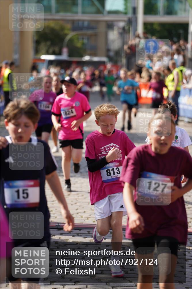 13.06.2025 - Holstenköstenlauf Felixshl http://msf.ph/oto/7927124 13.06.2025 16:51:41 Laufen 15, 27, 51, 127, 128, 137, 259, 406, 544, 662, 812, 813, 937, 1166, 1167, 1824, 1860 meine-sportfotos.de
