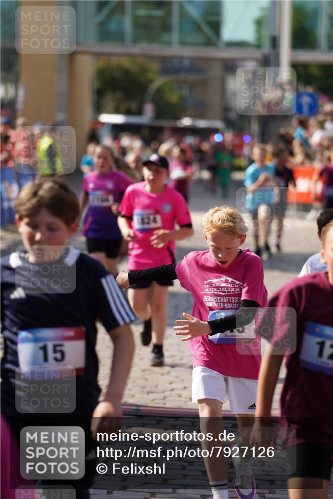 13.06.2025 - Holstenköstenlauf Felixshl http://msf.ph/oto/7927126 13.06.2025 16:51:41 Laufen 15, 27, 51, 127, 128, 137, 259, 406, 544, 662, 812, 813, 937, 1166, 1167, 1824, 1860 meine-sportfotos.de