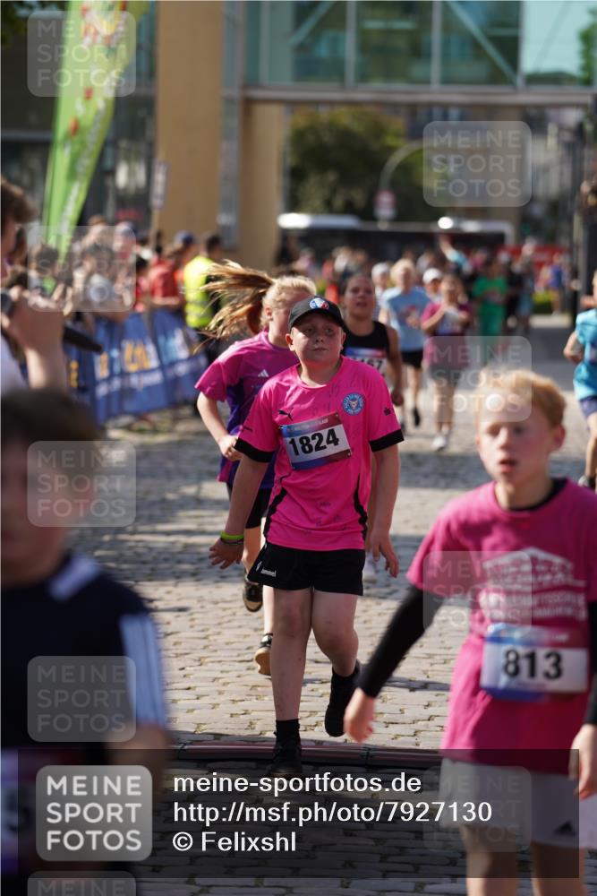 13.06.2025 - Holstenköstenlauf Felixshl http://msf.ph/oto/7927130 13.06.2025 16:51:42 Laufen 15, 27, 51, 127, 128, 137, 406, 541, 544, 812, 813, 937, 1166, 1167, 1824, 1860 meine-sportfotos.de