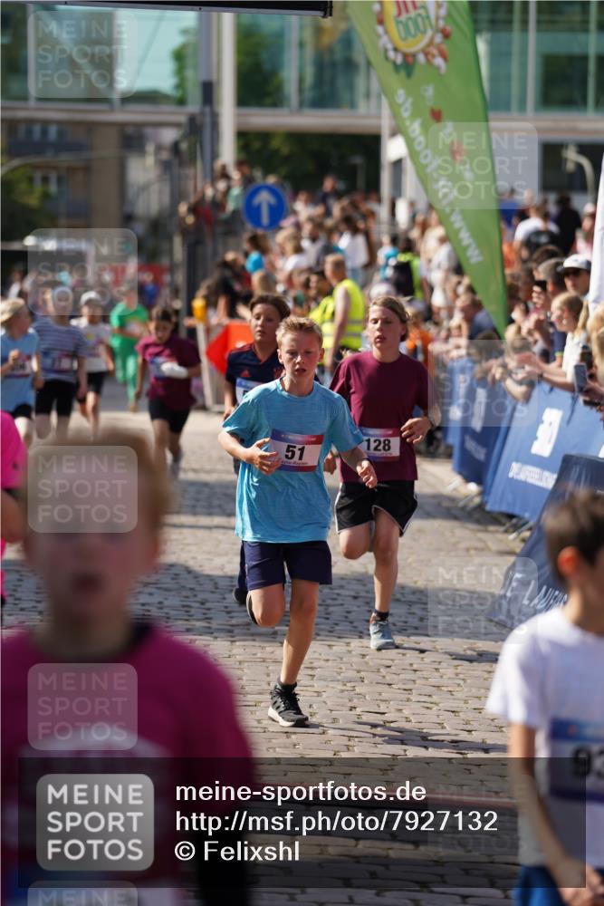13.06.2025 - Holstenköstenlauf Felixshl http://msf.ph/oto/7927132 13.06.2025 16:51:45 Laufen 27, 51, 128, 137, 146, 406, 541, 544, 807, 812, 1028, 1166, 1167, 1824, 1860 meine-sportfotos.de