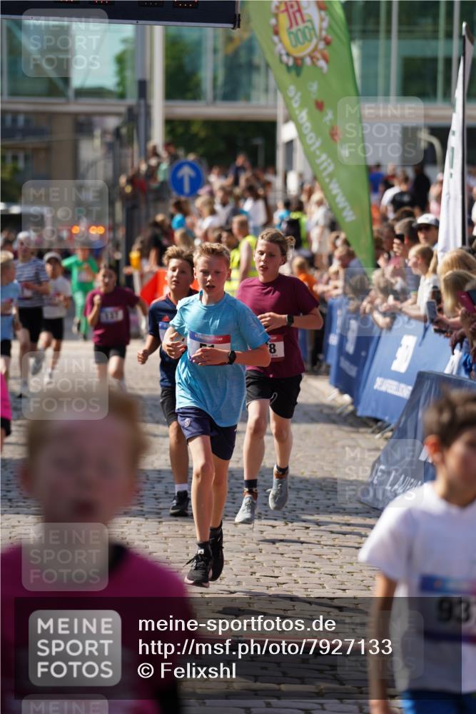 13.06.2025 - Holstenköstenlauf Felixshl http://msf.ph/oto/7927133 13.06.2025 16:51:45 Laufen 27, 51, 128, 137, 146, 406, 541, 544, 807, 812, 1028, 1166, 1167, 1824, 1860 meine-sportfotos.de